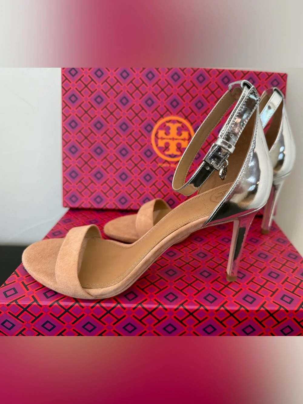 Tory Burch tory burch